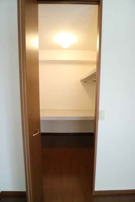 物件内観写真14　(収納)