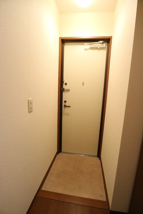 物件内観写真16　(玄関)