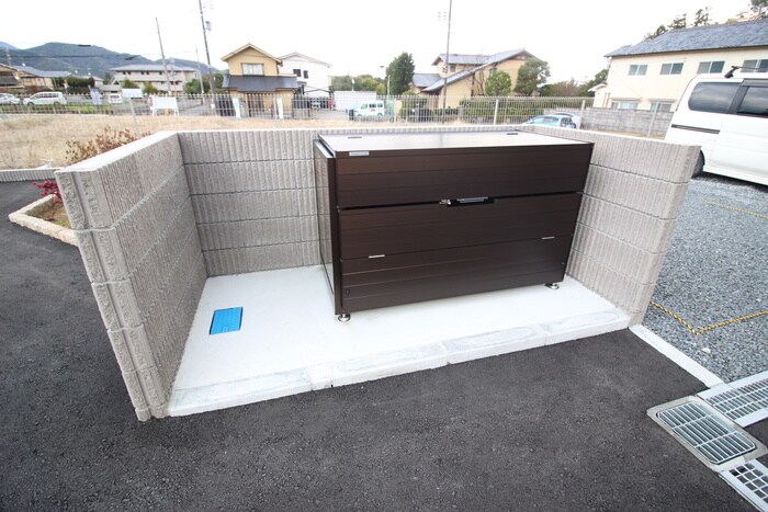 物件外観写真4　(建物設備)