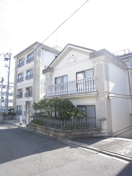 ロイヤルハイツ白川外観写真