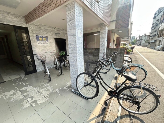 物件外観写真3　(駐輪場)