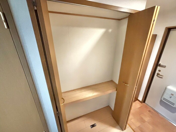 物件内観写真18　(収納)
