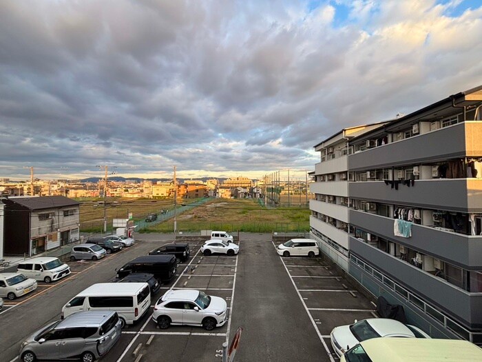 物件内観写真22　(室内からの展望)