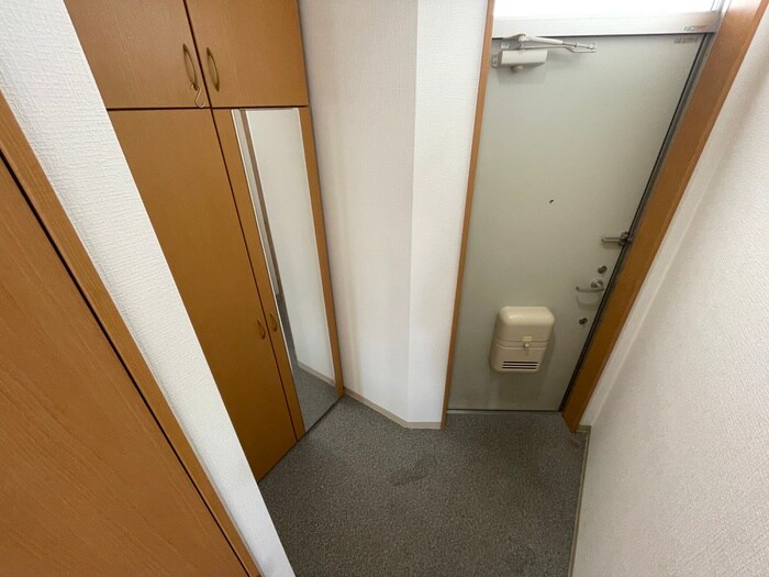 物件内観写真7　(玄関)