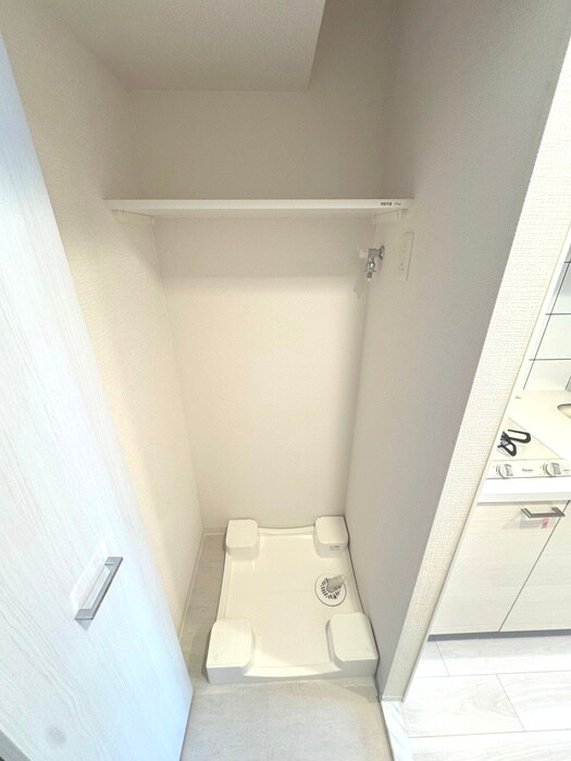 物件内観写真10　(洗濯機置場)