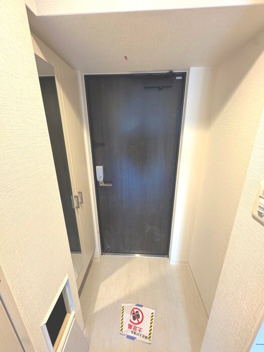 物件内観写真12　(玄関)