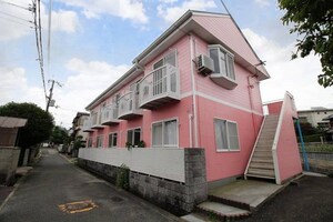 カレッジハウスイ－スト外観写真