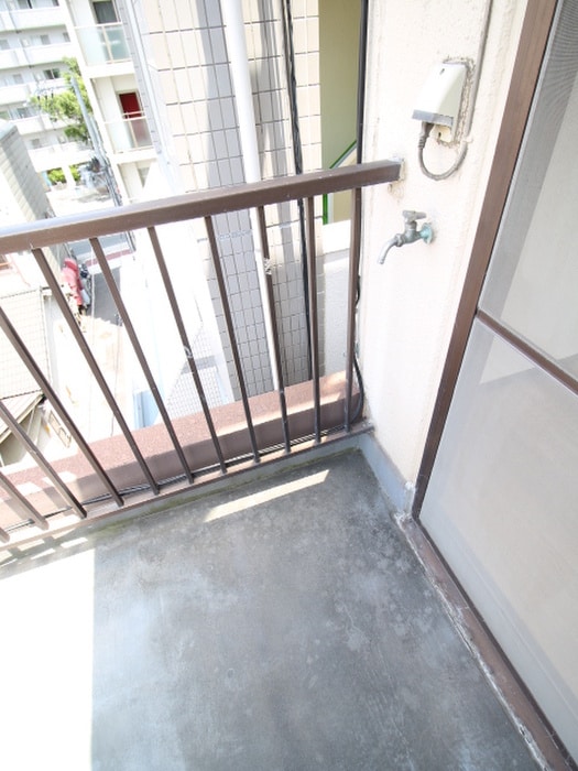 物件内観写真15　(洗濯機置場)