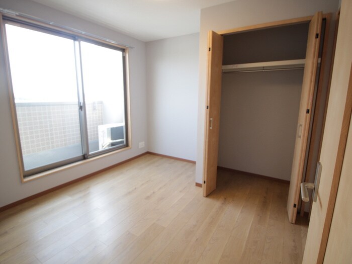 物件内観写真9　(居室)