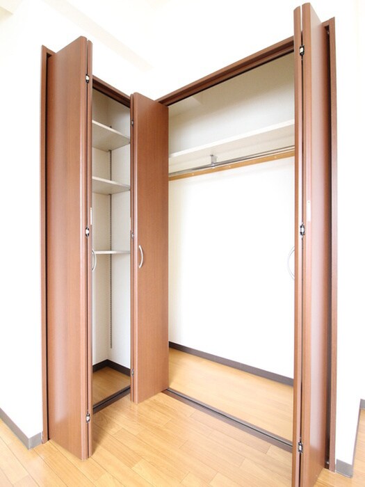 物件内観写真15　(収納)