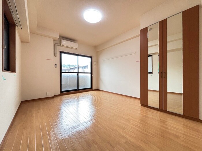 物件内観写真7　(居室)