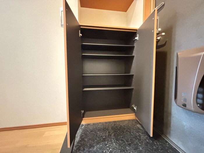 物件内観写真16　(靴箱)