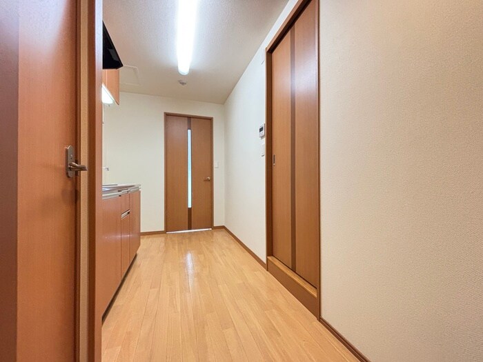 物件内観写真19　(廊下)