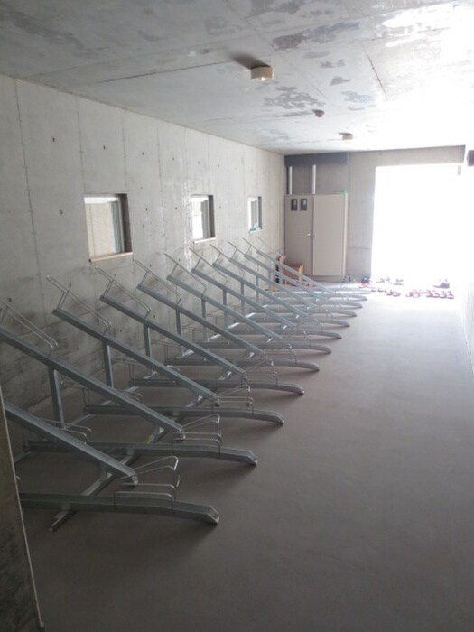 物件外観写真2　(駐輪場)