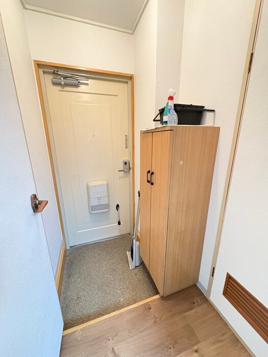 物件内観写真18　(玄関)