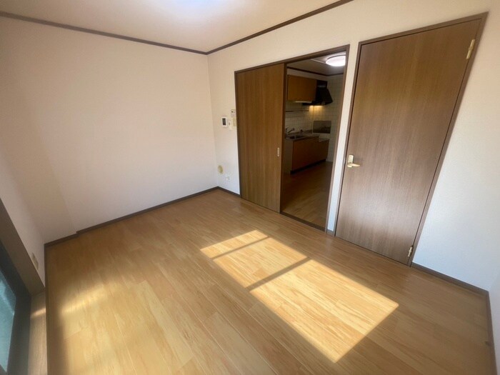 物件内観写真7　(居室)