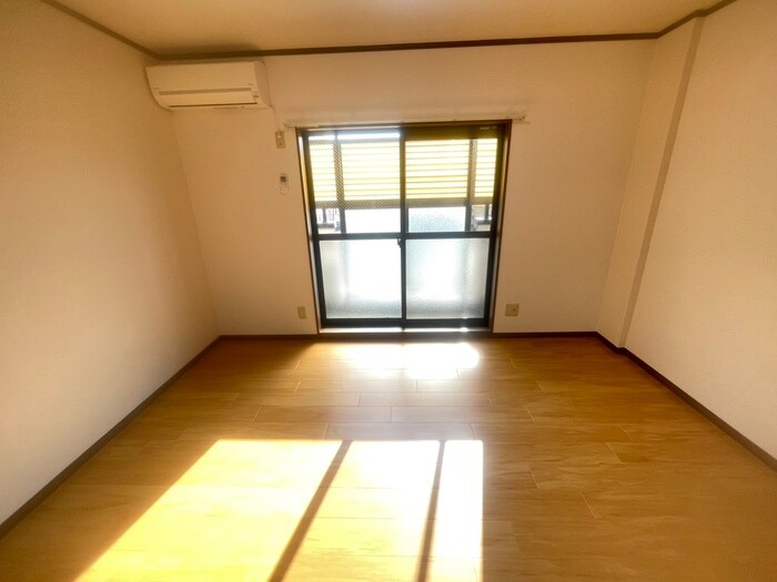 物件内観写真8　(居室)