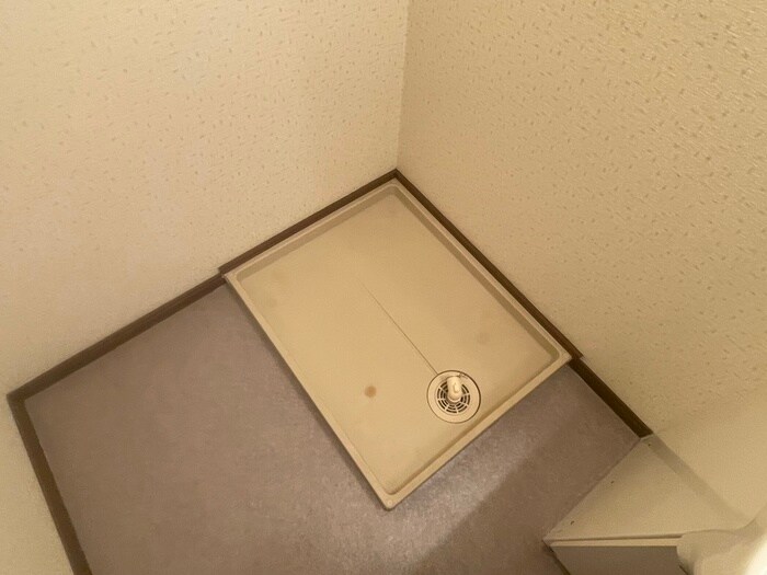 物件内観写真13　(洗濯機置場)