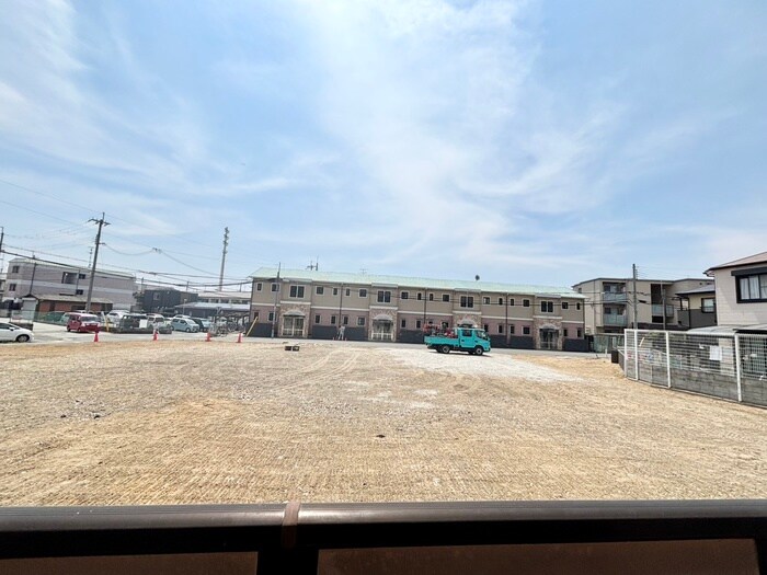 物件内観写真16　(室内からの展望)