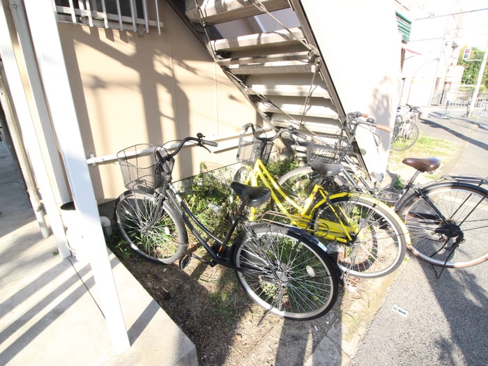 物件外観写真6　(駐輪場)