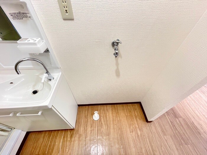 物件内観写真12　(洗濯機置場)