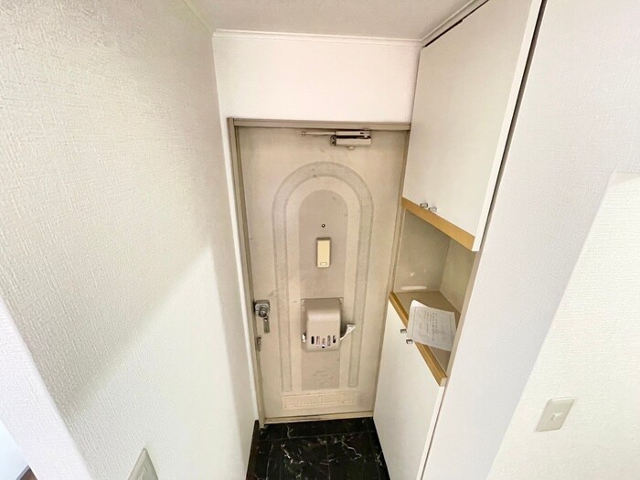 物件内観写真17　(玄関)