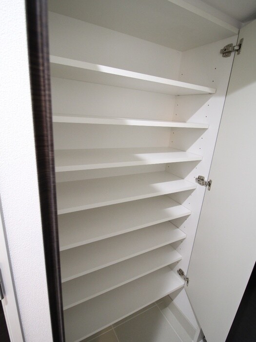 物件内観写真10　(靴箱)