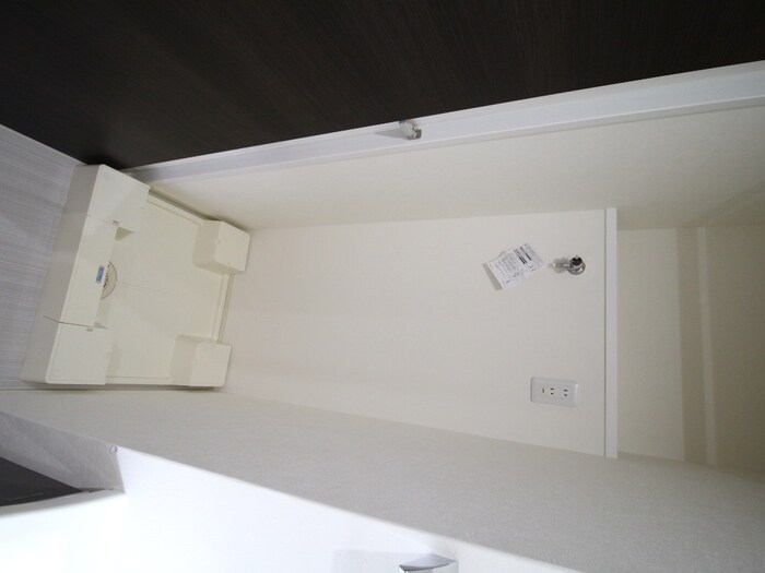 物件内観写真12　(洗濯機置場)