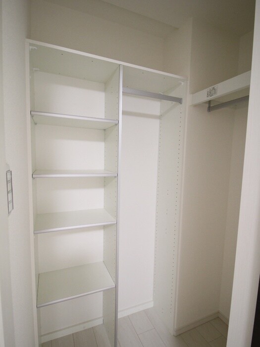 物件内観写真12　(収納)