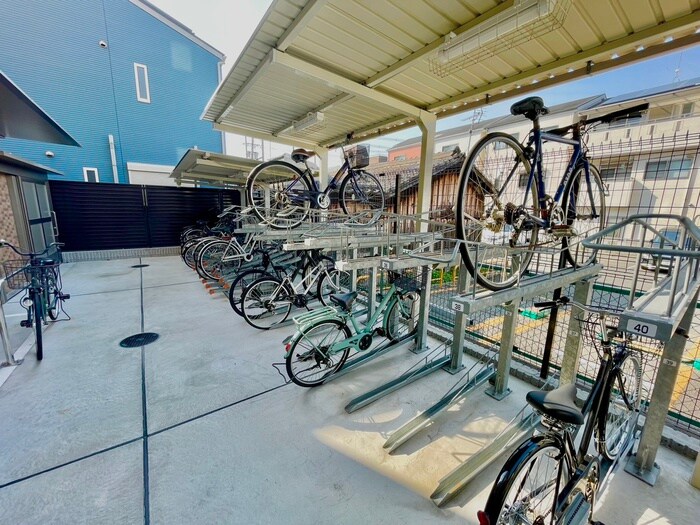 物件外観写真6　(駐輪場)