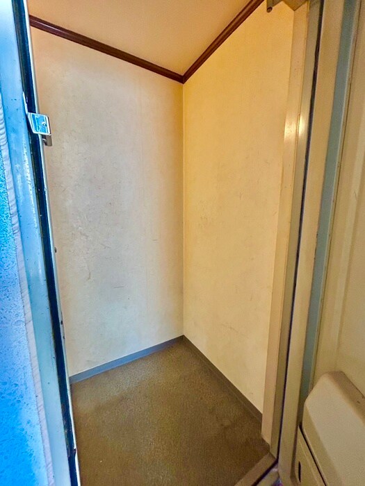 物件内観写真13　(玄関)