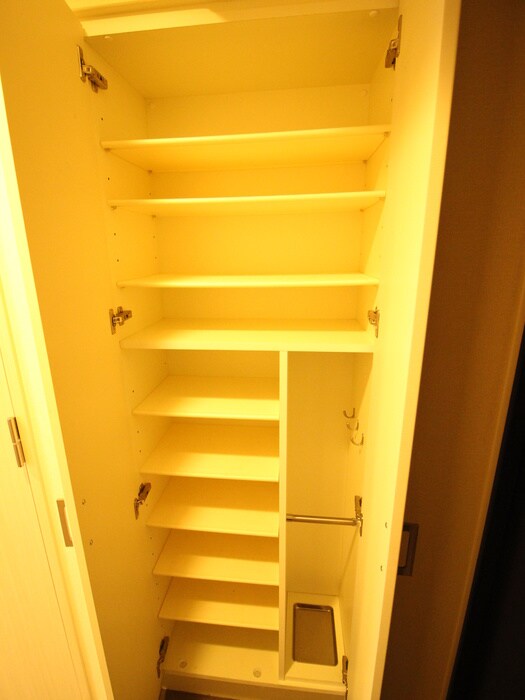 物件内観写真9　(靴箱)