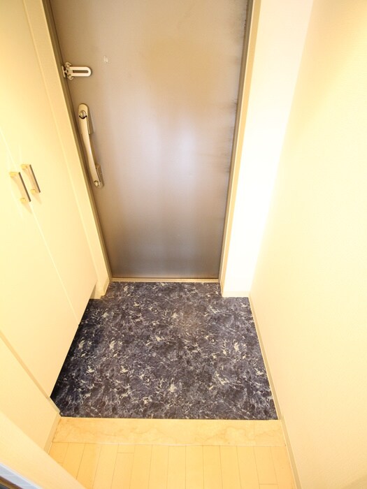 物件内観写真8　(玄関)
