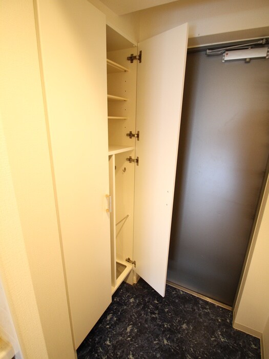 物件内観写真9　(靴箱)