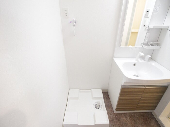 物件内観写真13　(洗濯機置場)