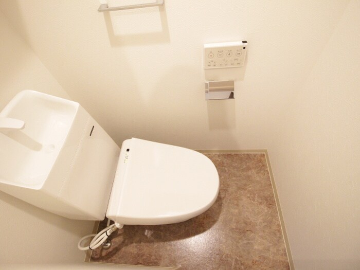 物件内観写真14　(トイレ)