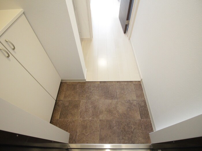 物件内観写真17　(玄関)