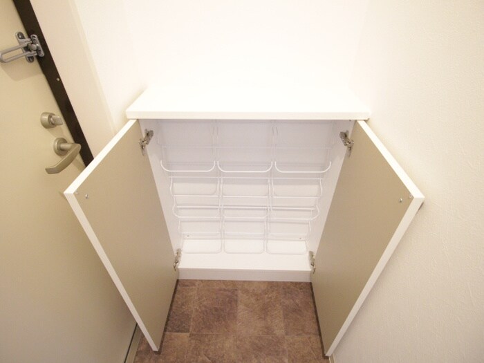 物件内観写真18　(靴箱)