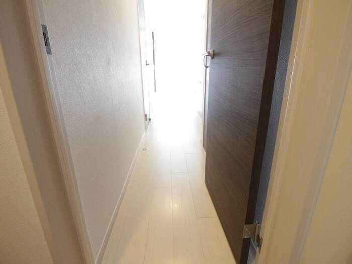 物件内観写真19　(廊下)