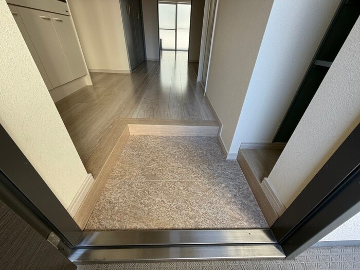 物件内観写真15　(玄関)