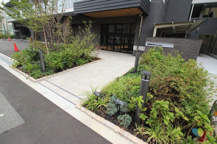 物件外観写真2　(エントランス部分)