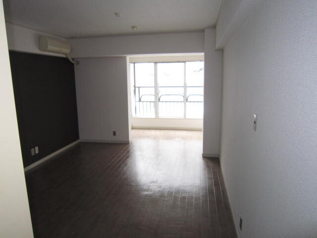 物件内観写真4　(居室)