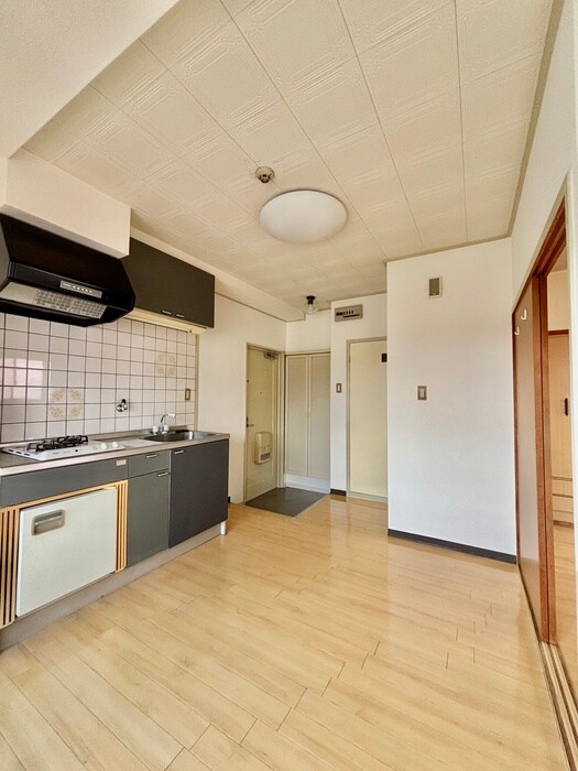 物件内観写真8　(居室)