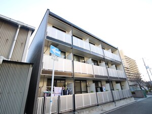 レオパレスなでしこ荘南館外観写真