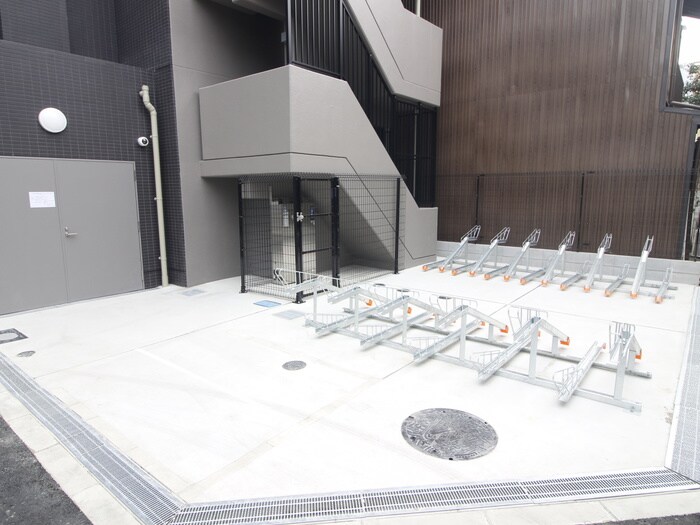 物件外観写真3　(駐輪場)