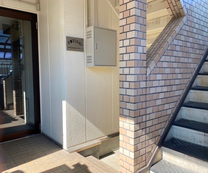 物件外観写真3　(エントランス部分)