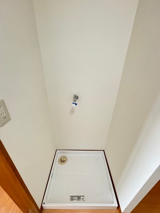 物件内観写真14　(洗濯機置場)