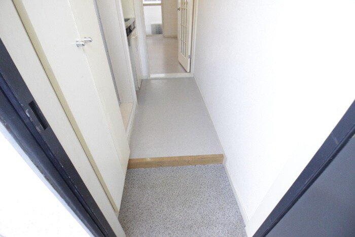 物件内観写真15　(玄関)