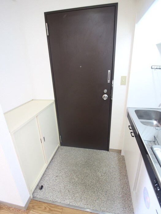 物件内観写真14　(玄関)