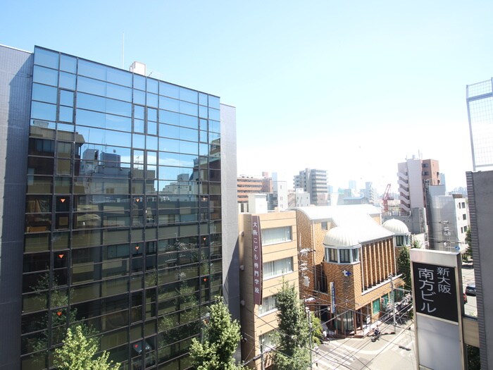 物件内観写真16　(室内からの展望)